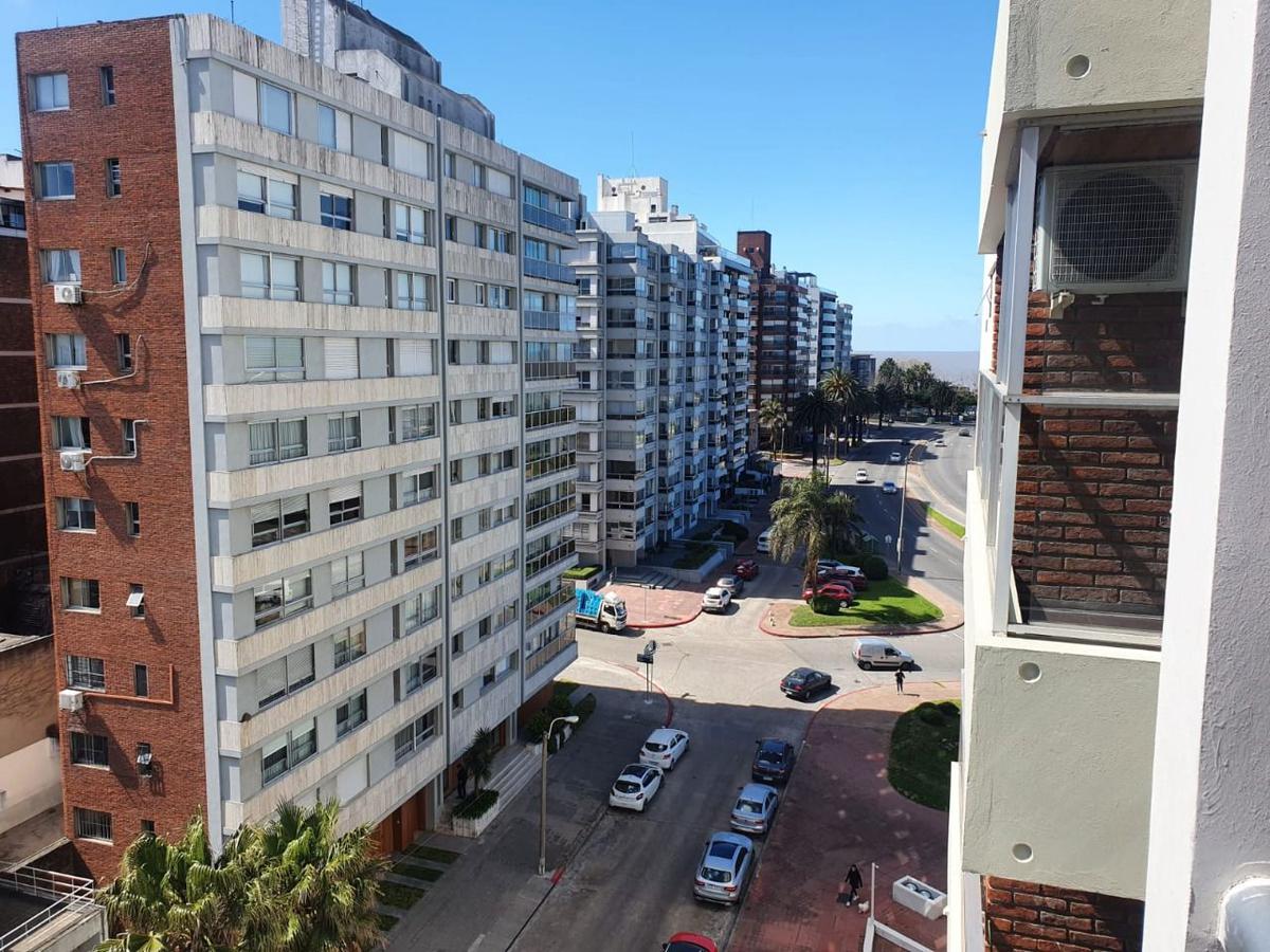 Proximo Puerto del Buceo y WTC, vista mar, 1 dormitorio, equipado !! · Foto 2