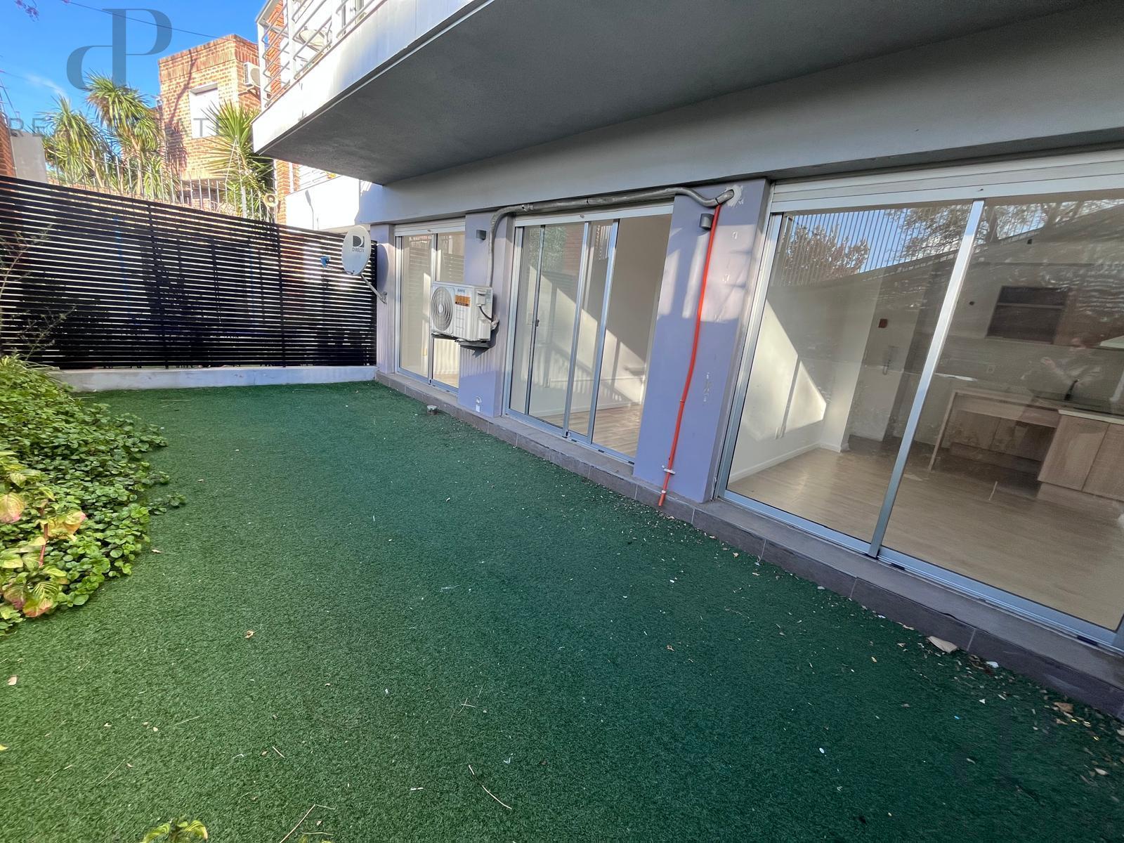 Apartamento de 2 dormitorios con patio en La Blanqueada · Foto 1