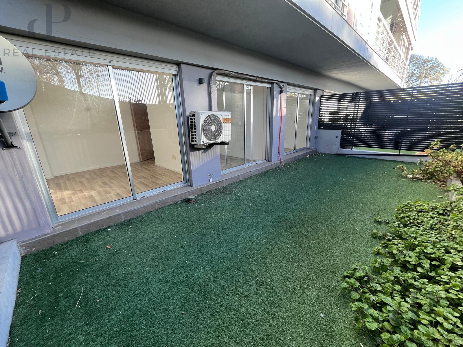 Apartamento de 2 dormitorios con patio en La Blanqueada · Foto 2