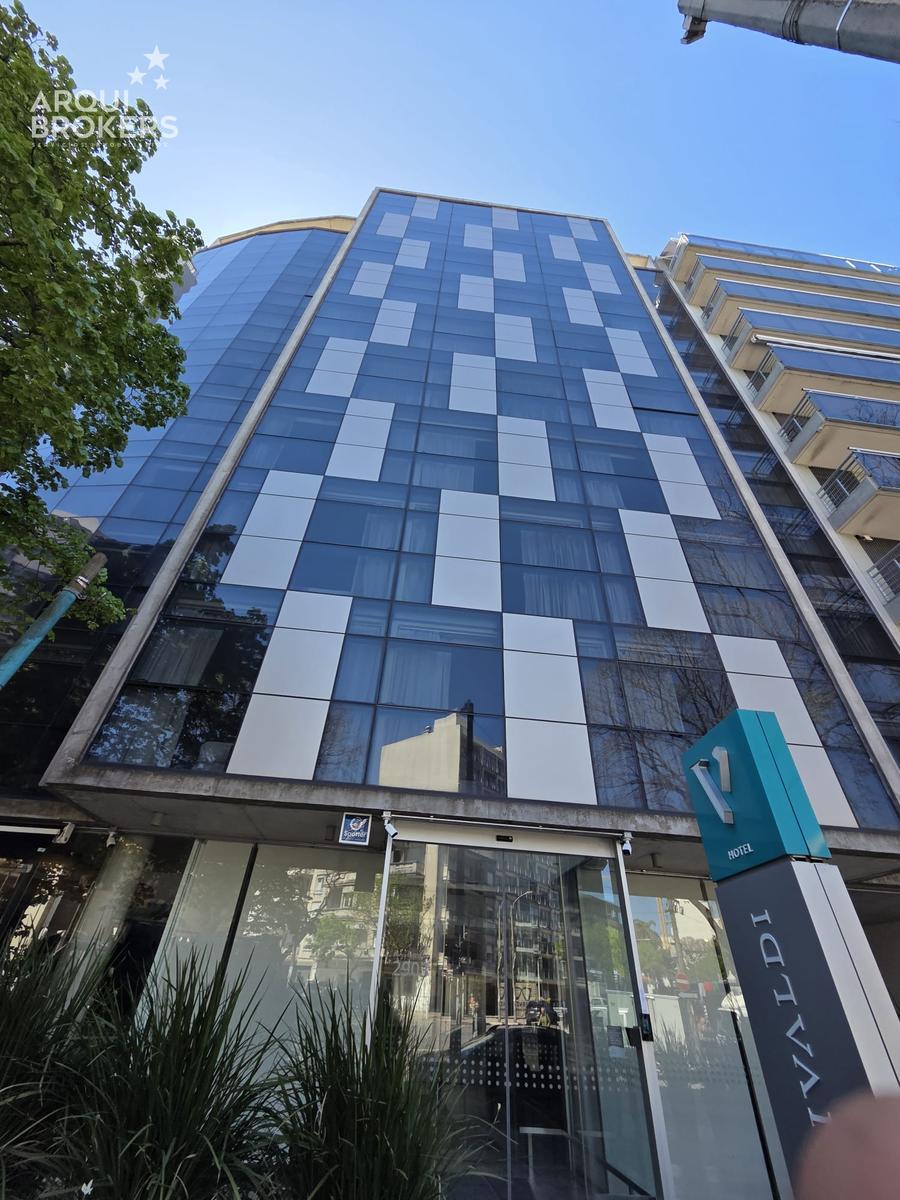 Apartamento monoambiente con muebles en alquiler en Punta Carretas · Foto 1