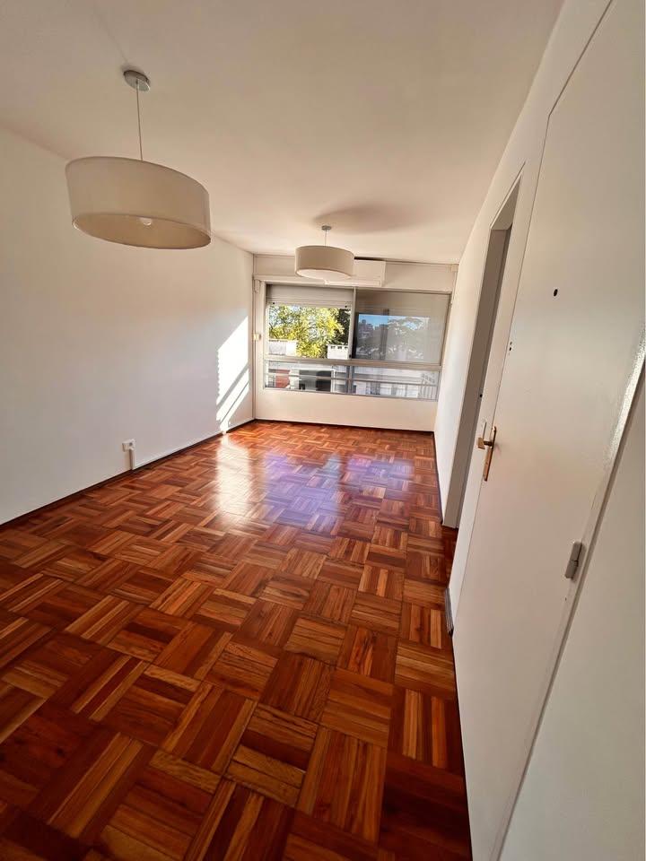 Alquiler Apartamento 2 dormitorios muy luminoso en excelente zona de La Blanqueada · Foto 2