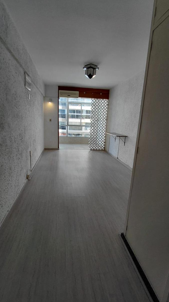 ALQUILO Apartamento, A METROS DE LA RAMBLA. PUNTA CARRETAS. · Foto 5