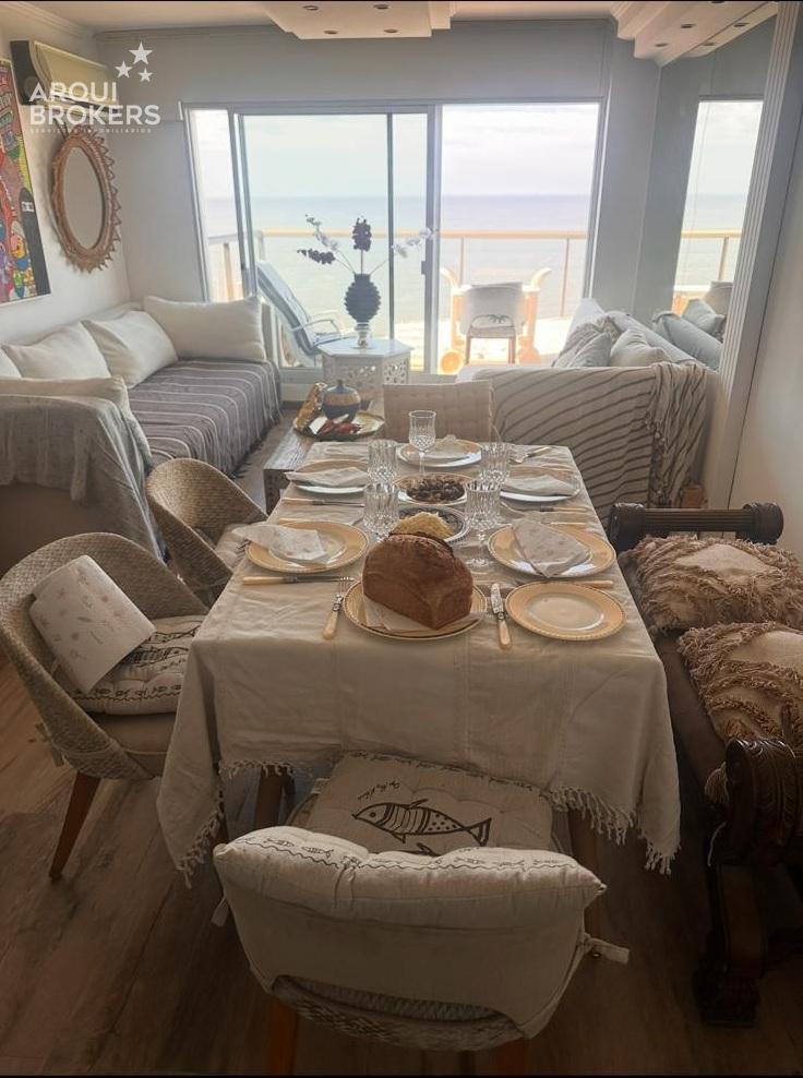 Apartamento de tres dormitorios y servicio con muebles en alquiler en rambla de Punta Carretas · Foto 3