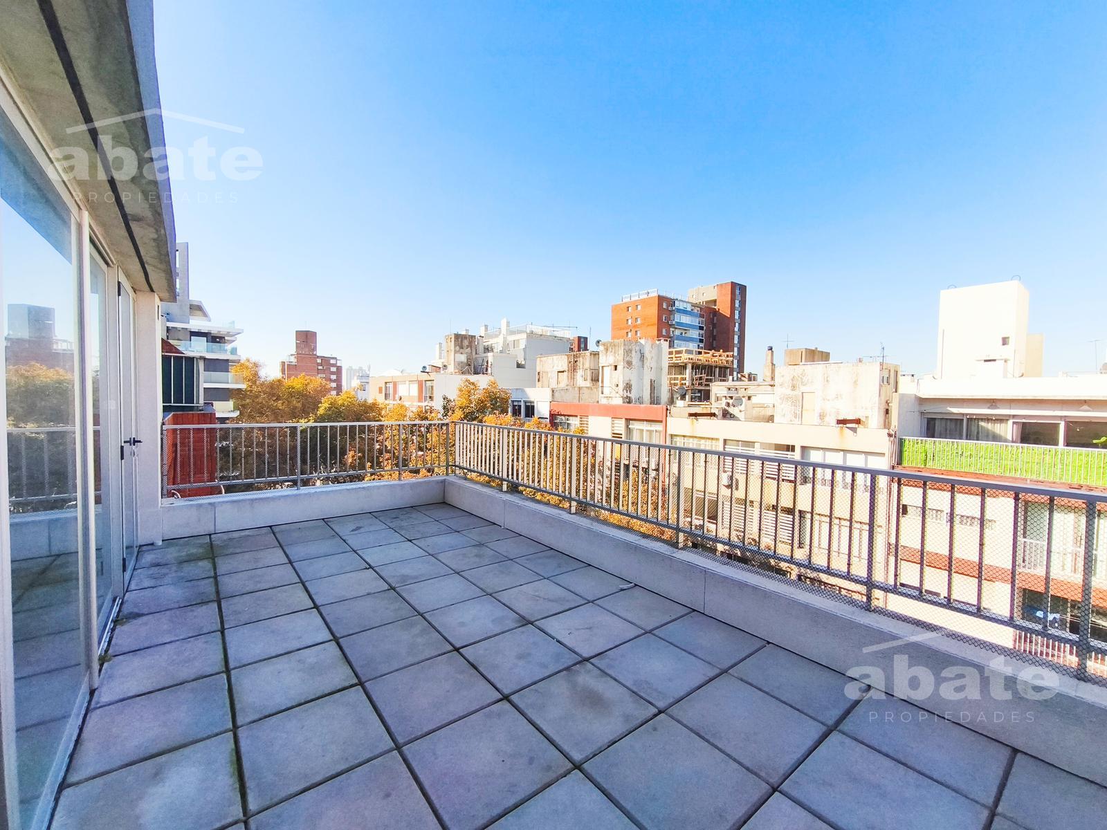 Alquiler Apartamento de 1 dormitorio, terraza y  garage - Centro · Foto 1
