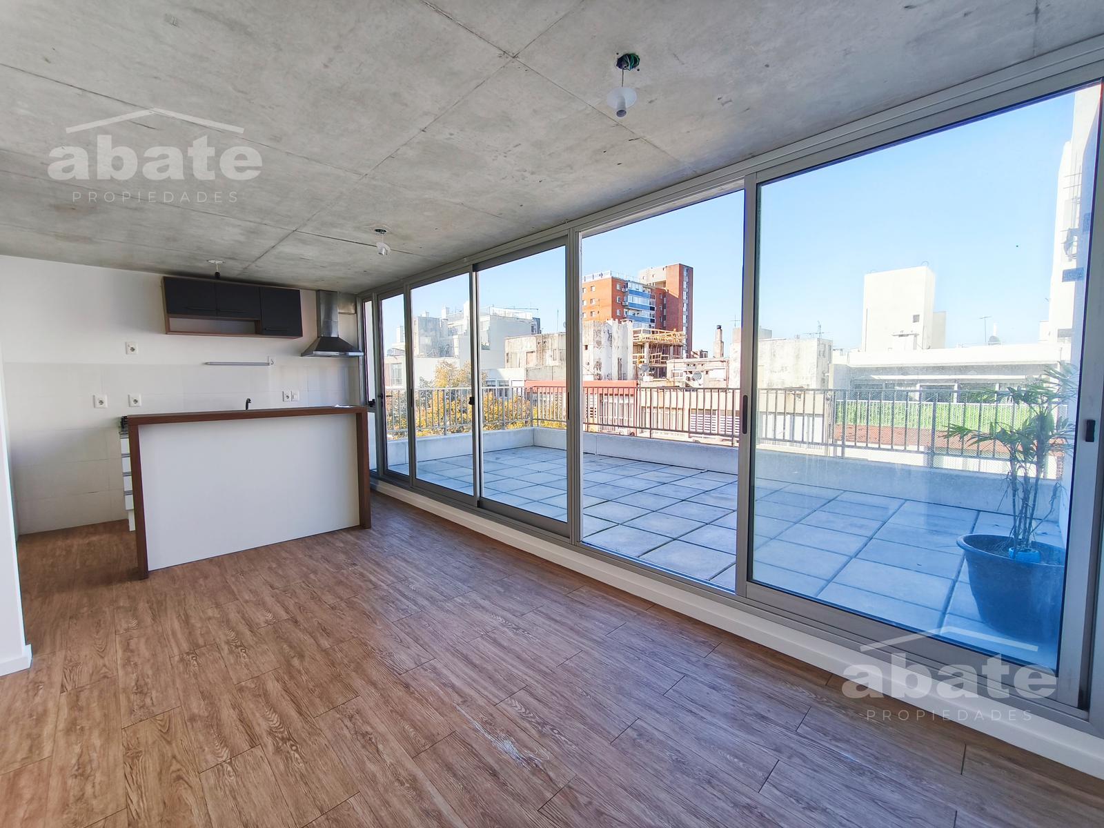 Alquiler Apartamento de 1 dormitorio, terraza y  garage - Centro · Foto 2