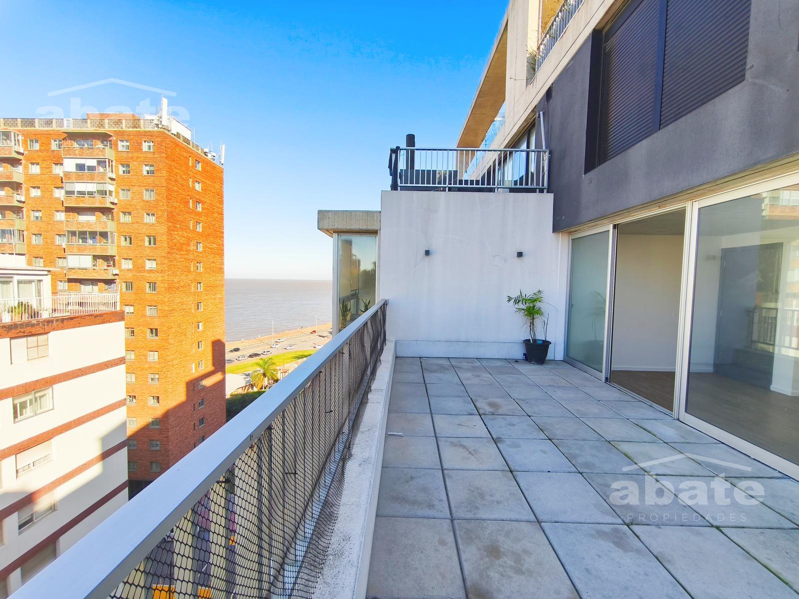 Alquiler Apartamento de 1 dormitorio, terraza y  garage - Centro · Foto 3