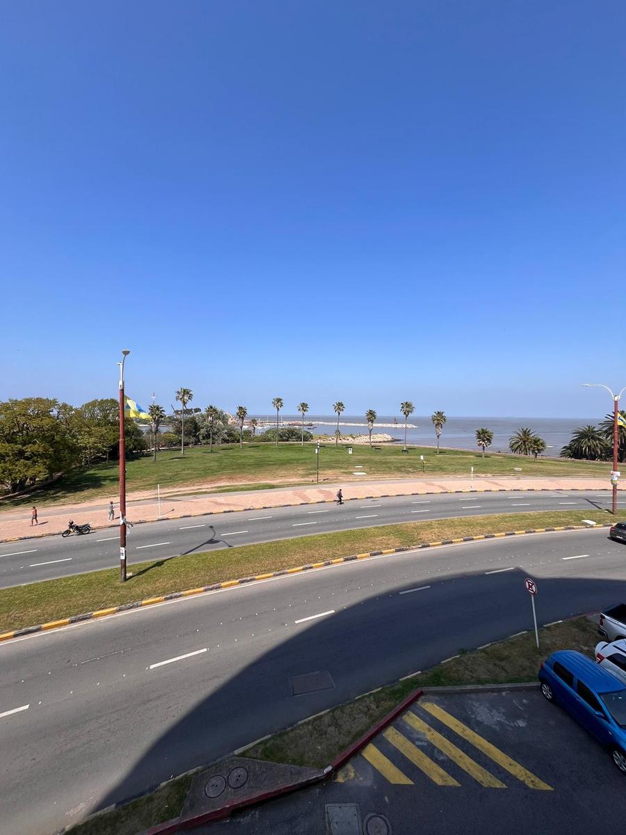Rambla Punta Carretas, 2 dormitorios, 2 baños, gge, 90 m2 , gimnasio, barbacoa !! · Foto 1