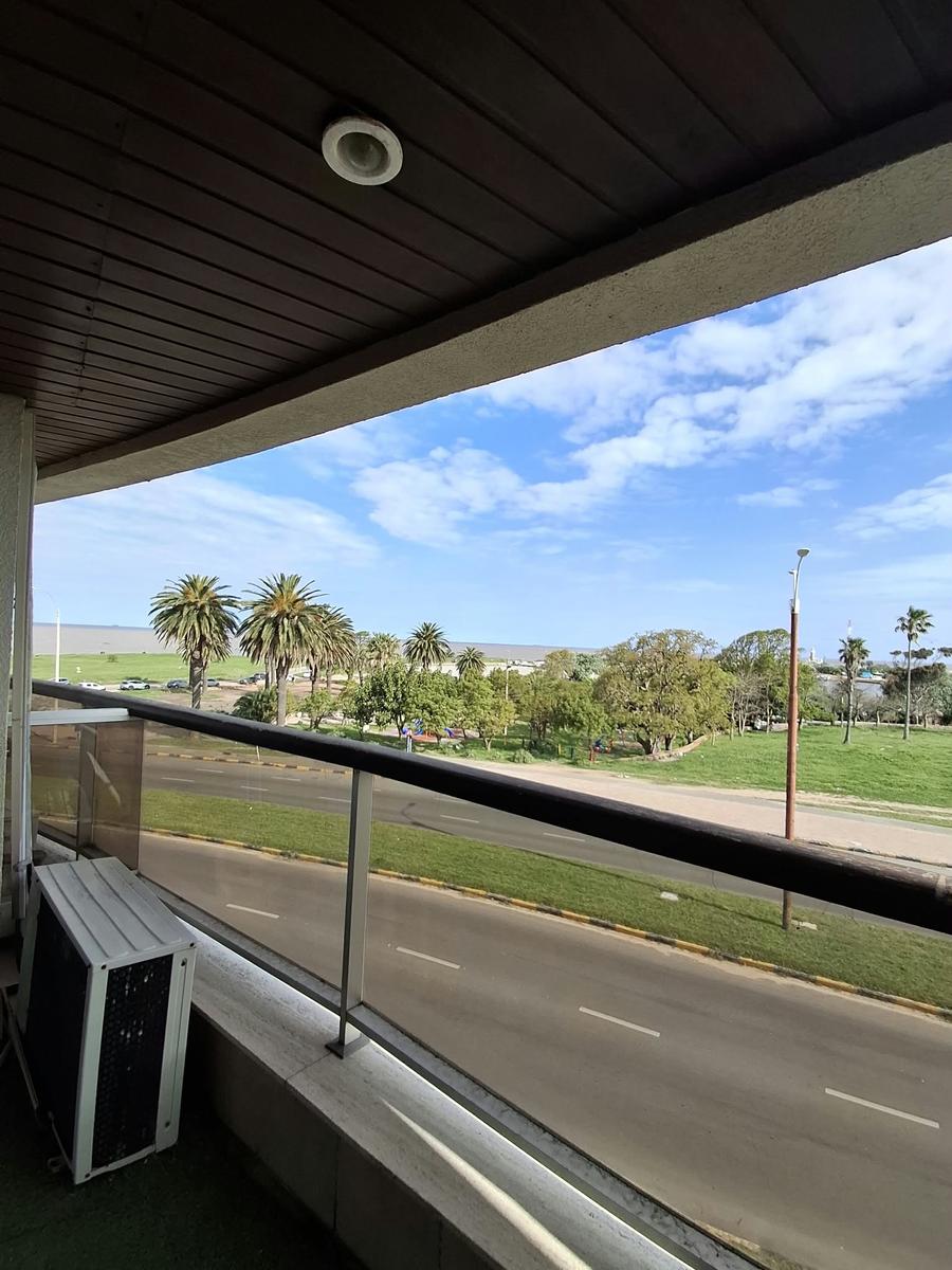 Rambla Punta Carretas, 2 dormitorios, 2 baños, gge, 90 m2 , gimnasio, barbacoa !! · Foto 5