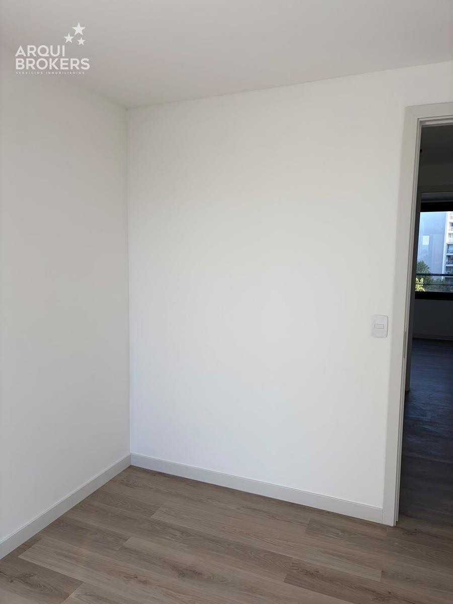 Apartamento de dos dormitorios en alquiler en Cordón - 619 · Foto 2