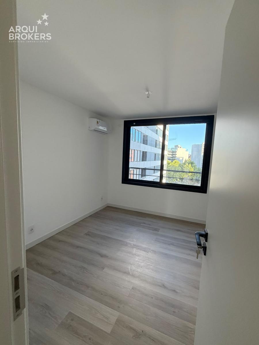 Apartamento de dos dormitorios en alquiler en Cordón - 619 · Foto 3